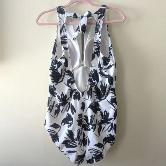 Swimsuits For All Keyhole One Piece Black White Floral Swimsuit Size 20 - Picture 5 of 8